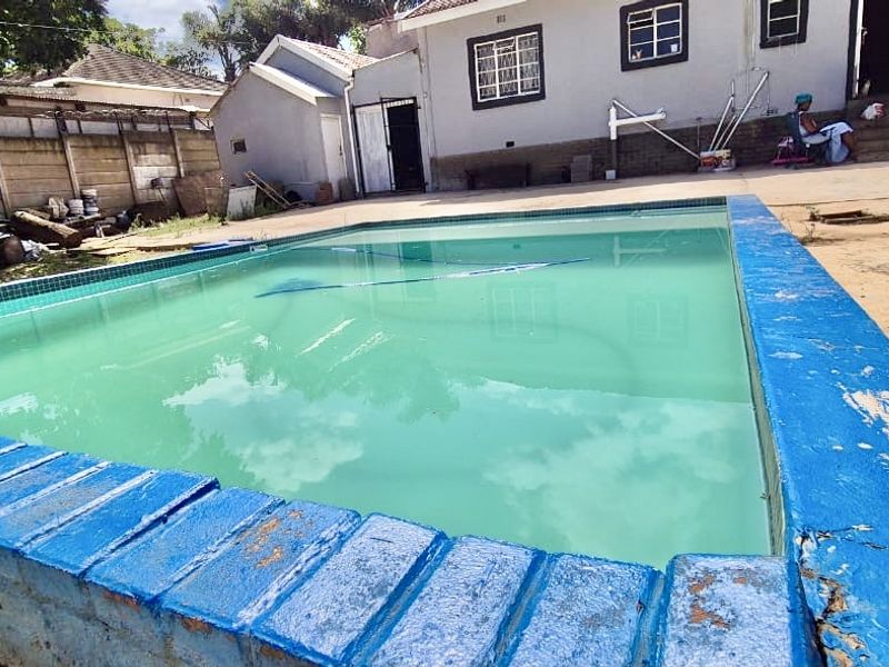 Immaculately modernized family home  - Photo 7