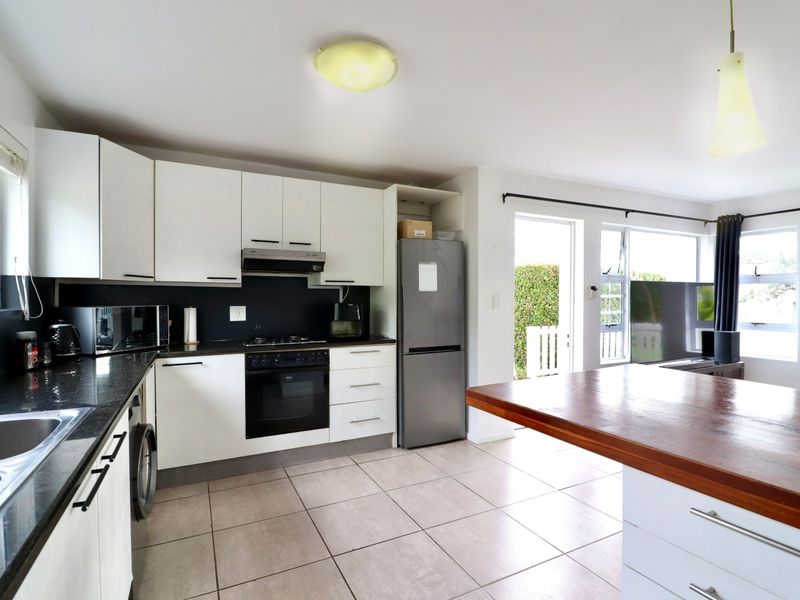 2 Bedroom Apartment for Sale Oaklands on the Knoll - Photo 7