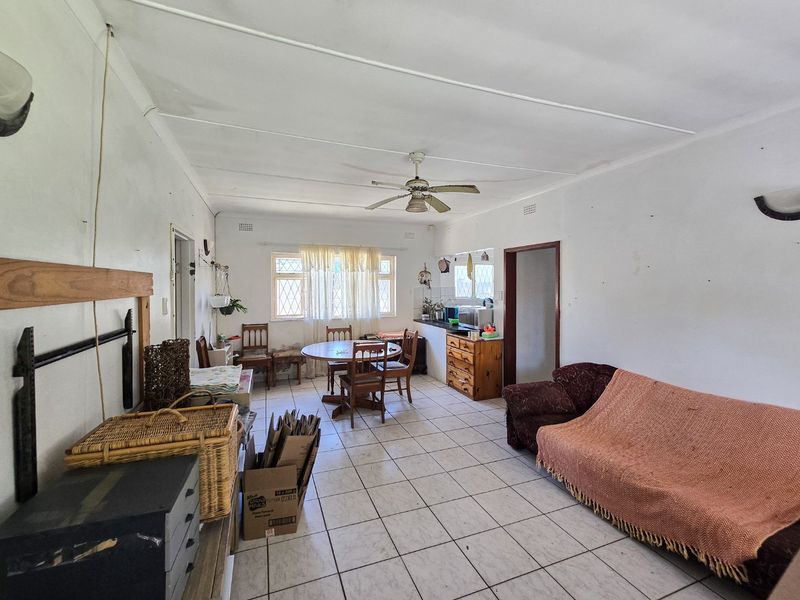 Great Location Near The Beach - Photo 7