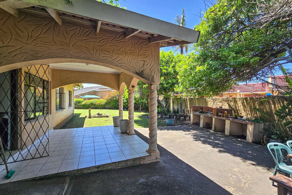 Great Location Near The Beach - Photo 4