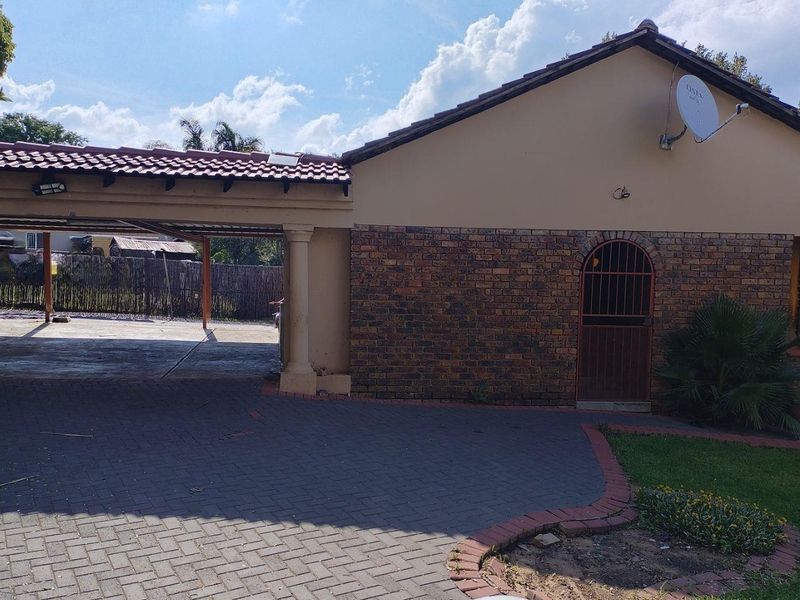 3 Bedroom Home with Flatlet - Photo 3