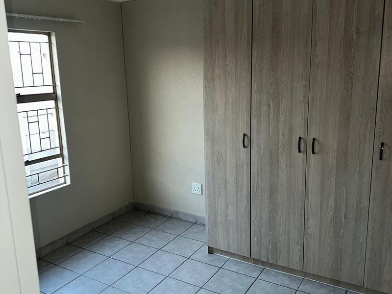 Beautiful 3 Bedroom House for sale in  Leopard Rest. - Photo 6