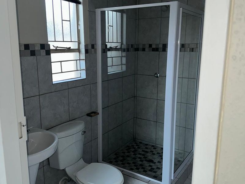 Beautiful 3 Bedroom House for sale in  Leopard Rest. - Photo 10