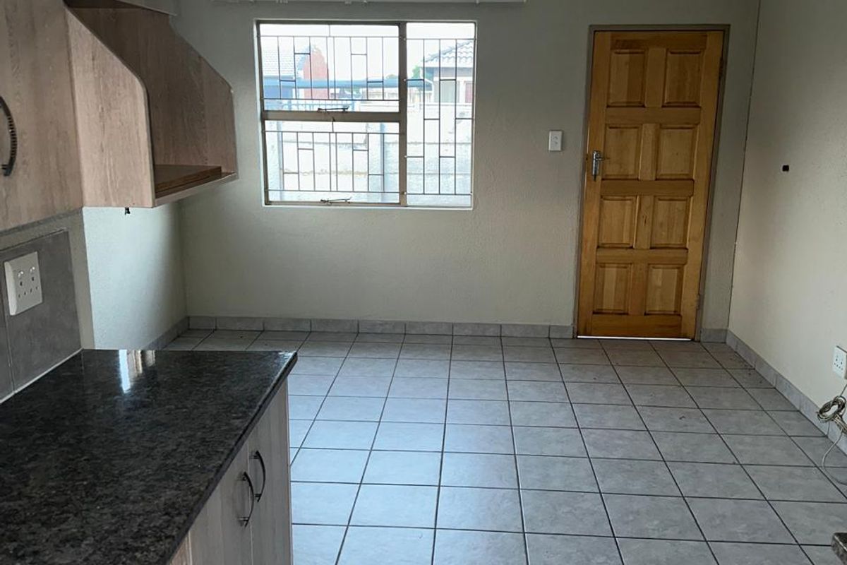 Beautiful 3 Bedroom House for sale in  Leopard Rest. - Photo 5