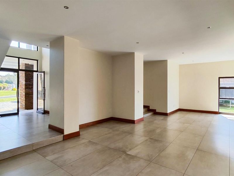 Elegant 5 Bedroom Standalone Home in Helderwyk Estate - Photo 2