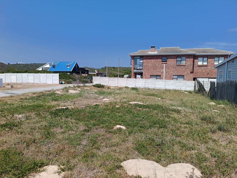 A well-located 386m2 vacant stand in the sought-after coastal suburb of Kleinkrantz. - Photo 1