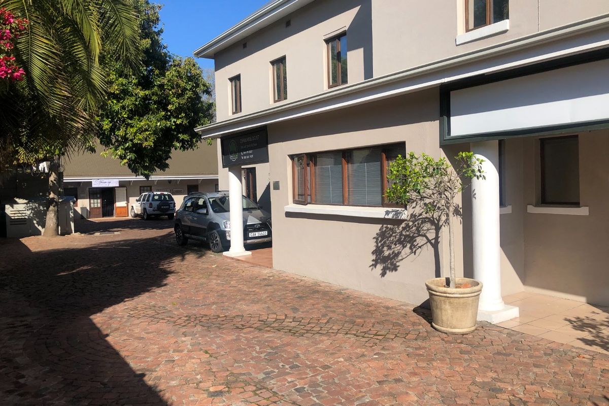 Office Suite in the prestigious York House - Photo 2