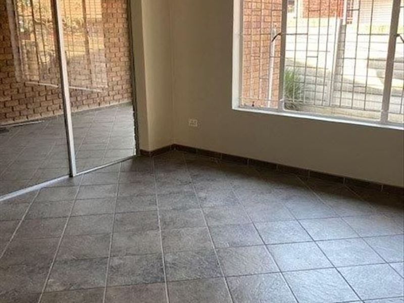 Property Features - Photo 3