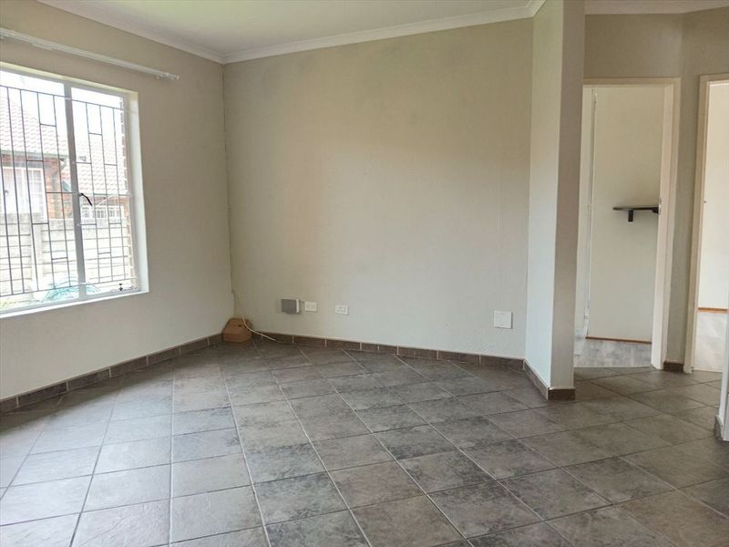Property Features - Photo 2