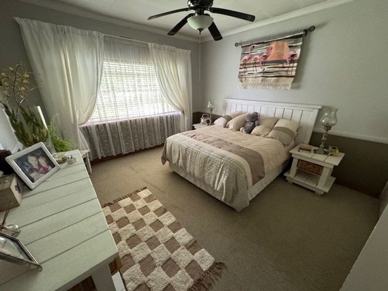 Elegant Family Home with Exceptional Space and Functionality - Photo 8