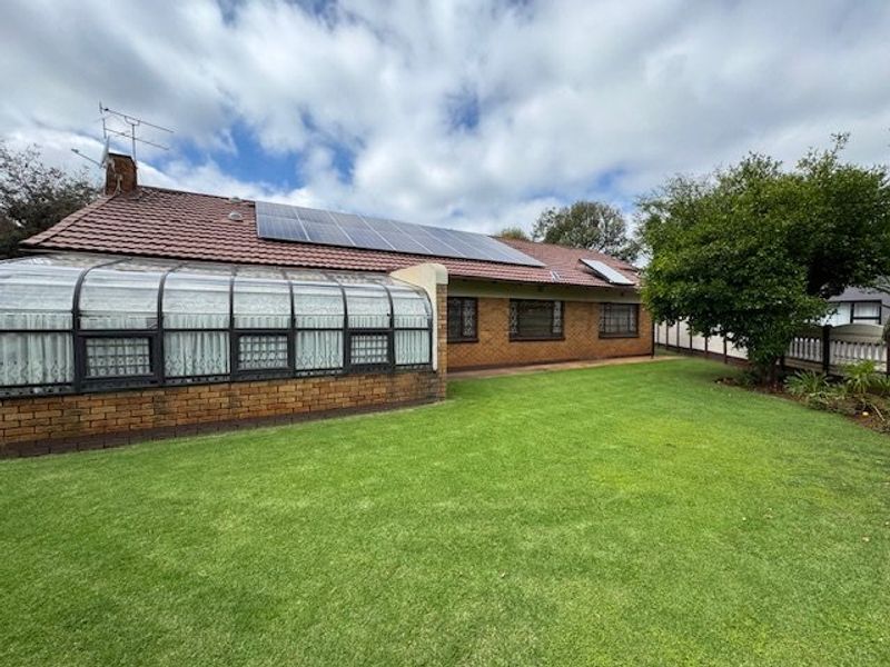 Elegant Family Home with Exceptional Space and Functionality - Photo 2