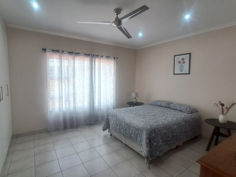 Immaculate Move-In-Ready Family Home with Exceptional Extras - Photo 7