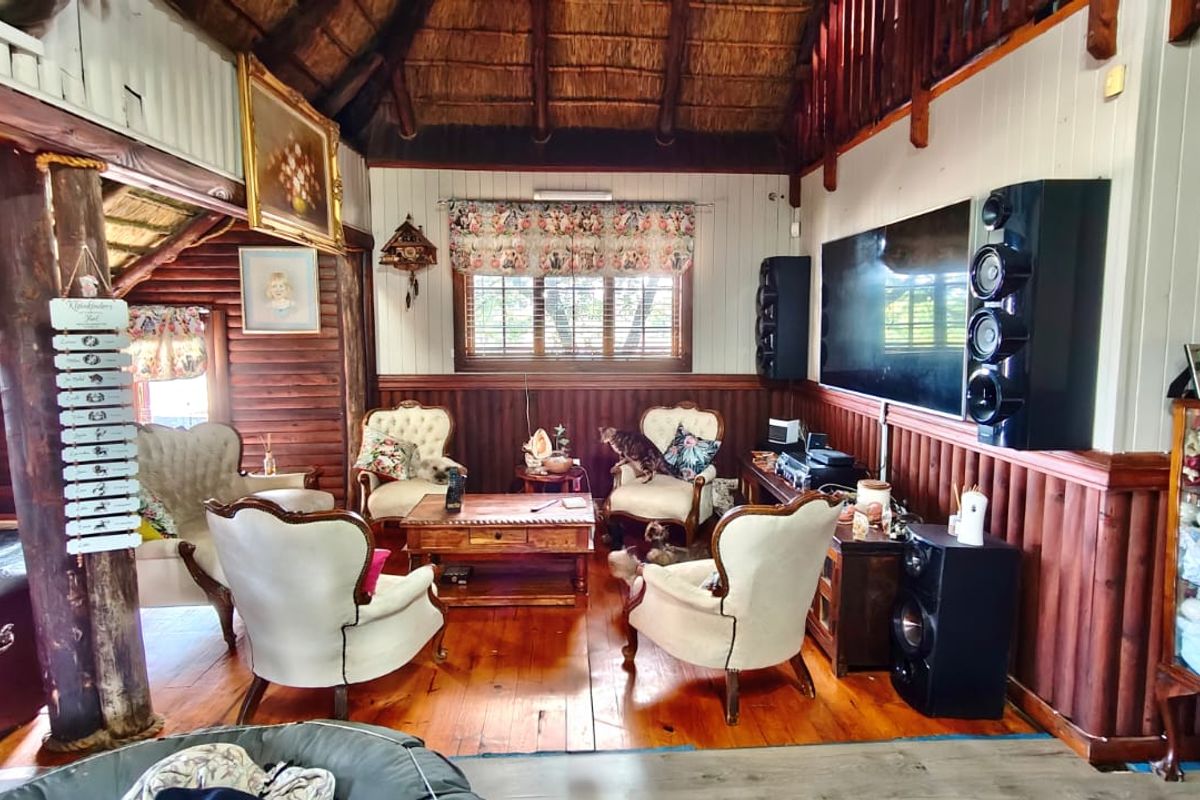 Log Cabin Retreat with Panoramic Views | Vaal Marina - Photo 5