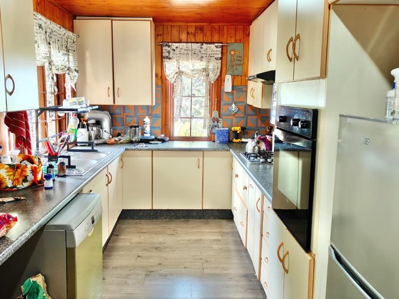 Log Cabin Retreat with Panoramic Views | Vaal Marina - Photo 2