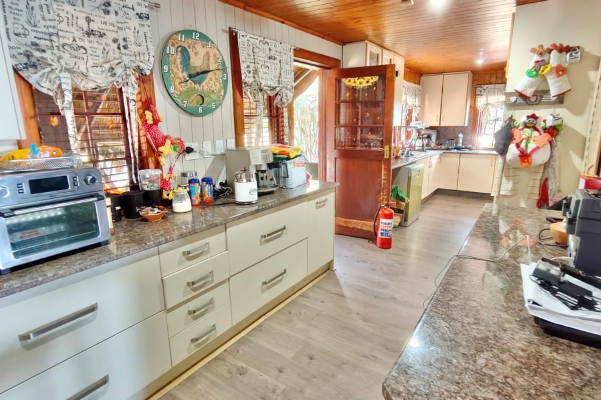 Log Cabin Retreat with Panoramic Views | Vaal Marina - Photo 4