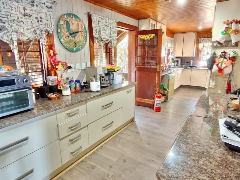 Log Cabin Retreat with Panoramic Views | Vaal Marina - Photo 4