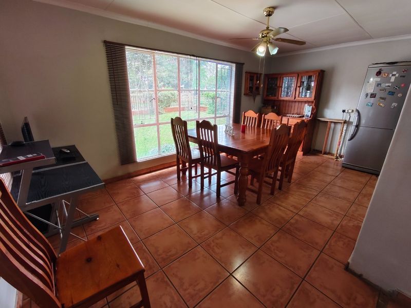 Spacious Family Home On Corner Stand - Photo 2