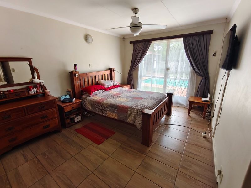 Spacious Family Home On Corner Stand - Photo 9