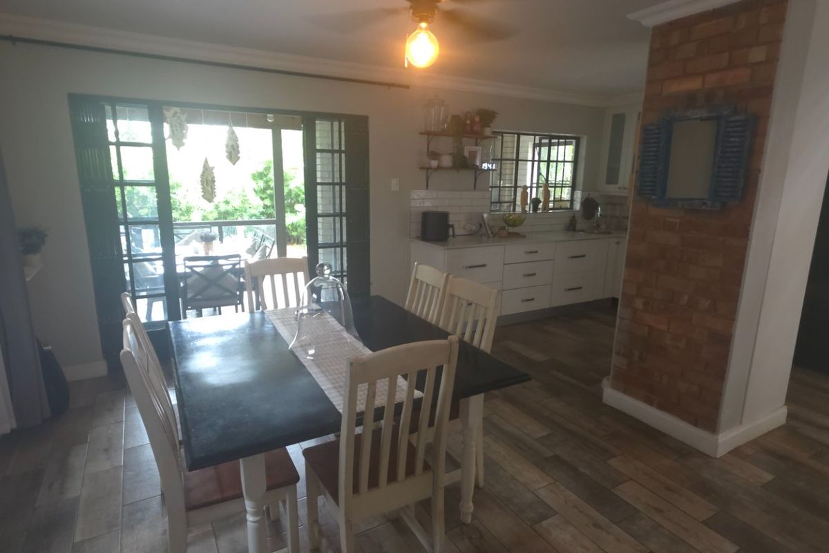 Luxury Living In Prestigious Montana Park - Photo 2