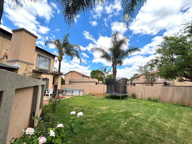 Spacious Secure Home In Annlin Complex - Photo 3