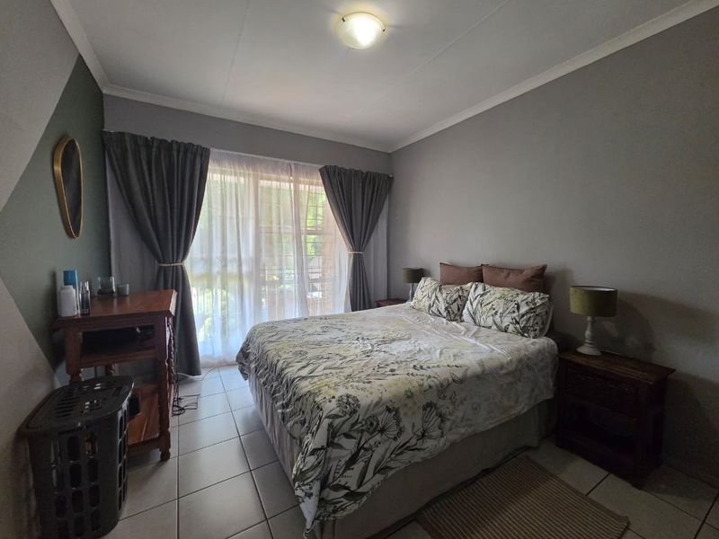 Spacious 3-Bedroom Duplex With Garage - Photo 10