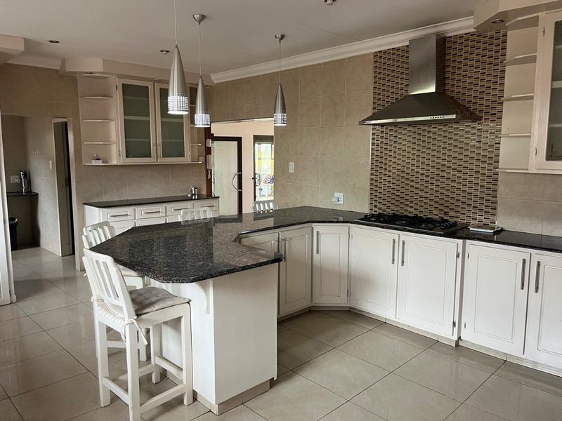 Luxury Family Home In Prestigious Wonderboom - Photo 2