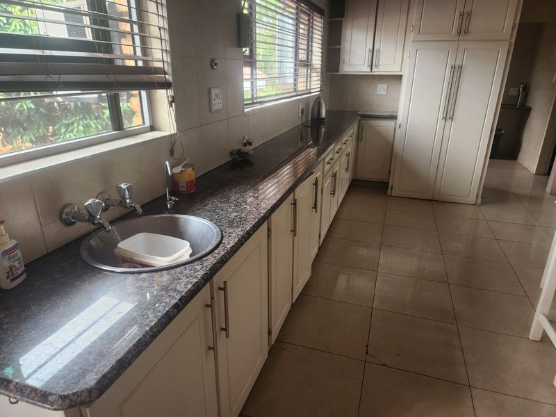 Luxury Family Home In Prestigious Wonderboom - Photo 10