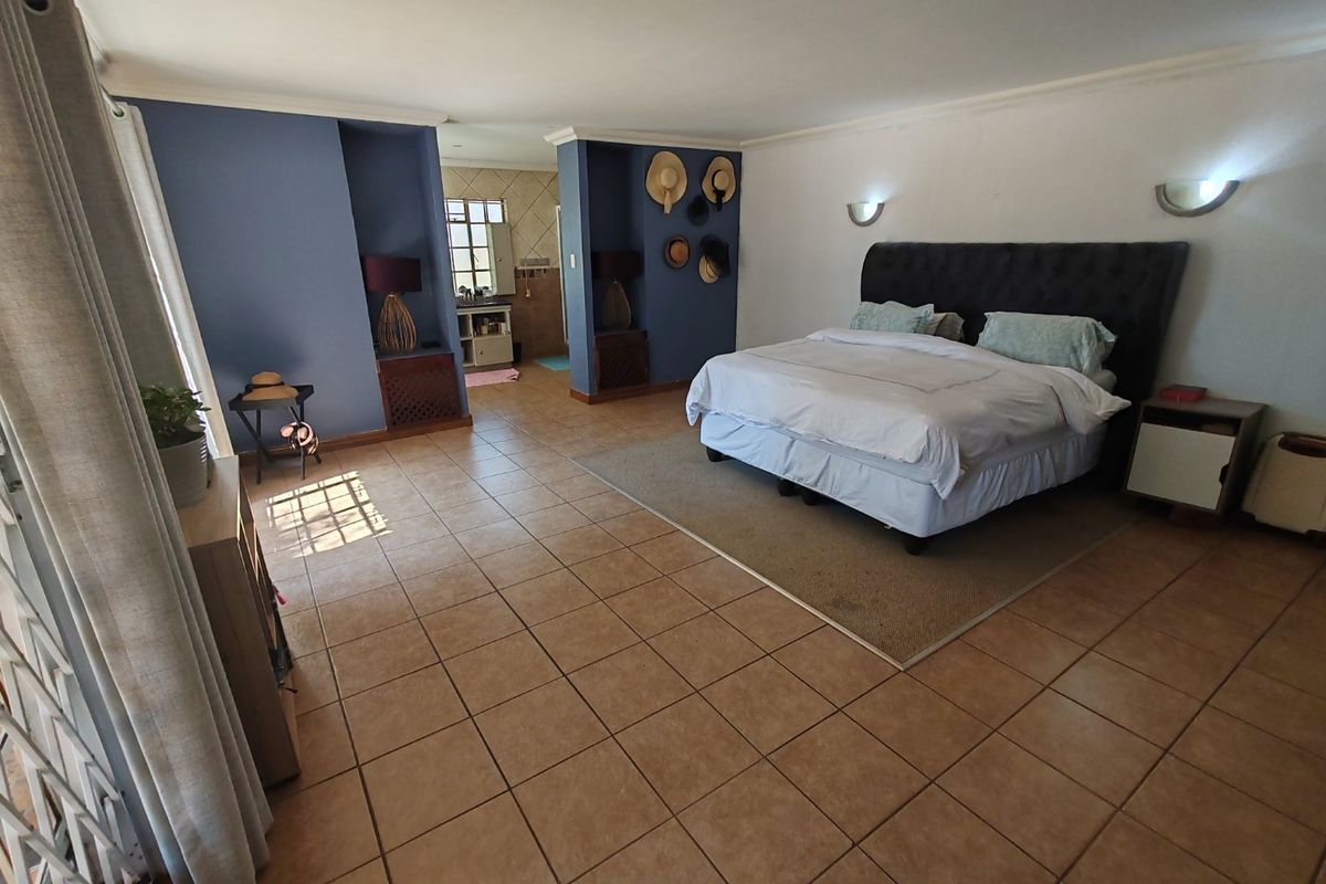 Spacious Family Home With Income Potential - Photo 3