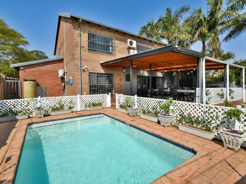 Immaculate Double Storey Family Home - Photo 8