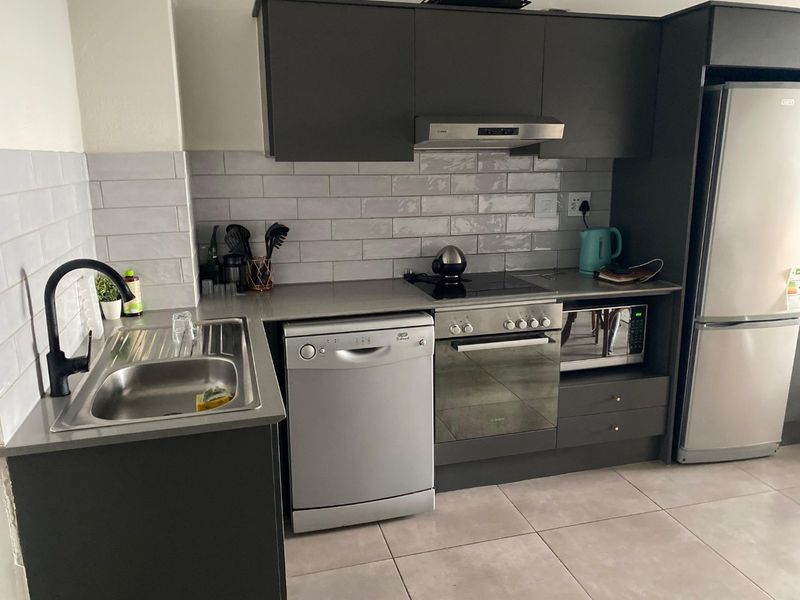 1 Bedroom Loft For rental in SANDTON - Photo 2