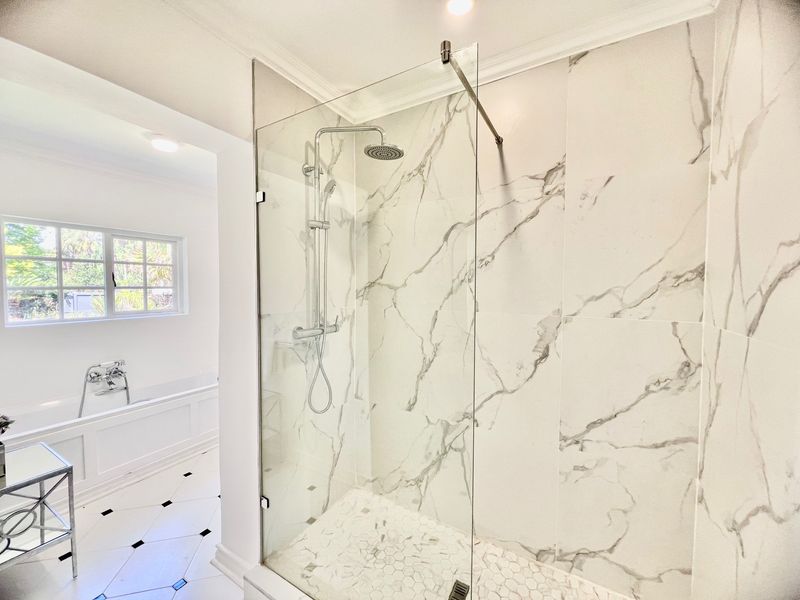 Luxury 5 bedroom Furnished Home for sale in a Secure Golf Estate - Photo 10