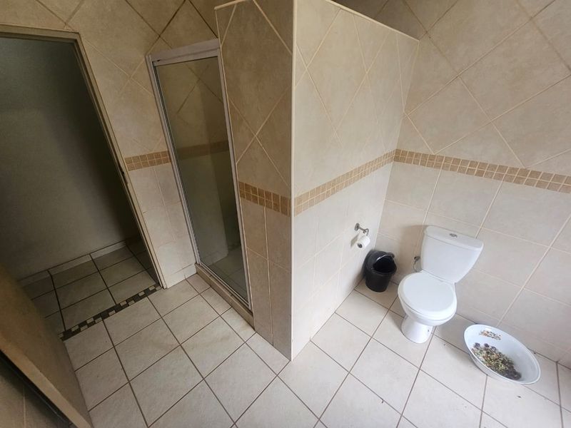 A Lovely 4 Bedroom 2 bathroom house for rent on a plot in Mnandi - Photo 9