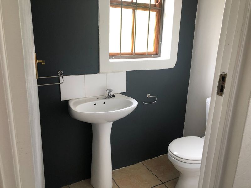 Upper-Floor Office Suite - Photo 9