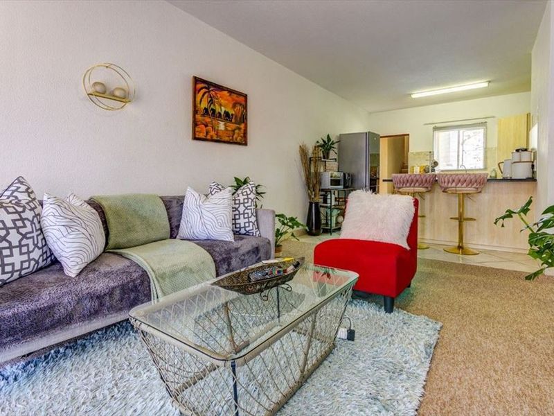 Comfortable and Practical Family Home - Photo 2