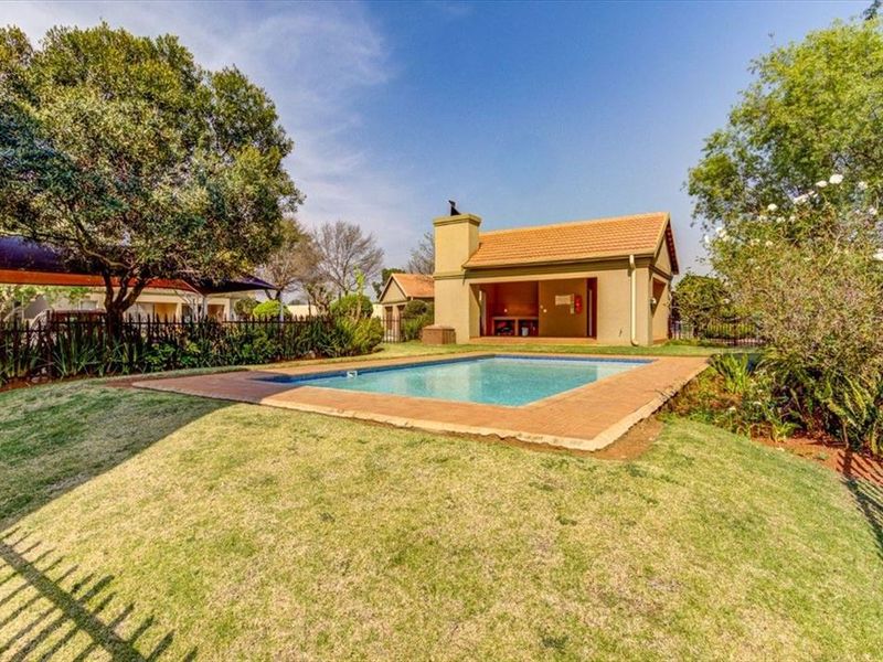 Comfortable and Practical Family Home - Photo 3