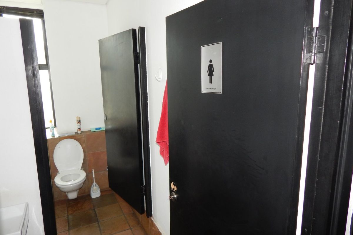 Immediate Availability: A Premium Business Address for the Discerning Professional - Photo 3