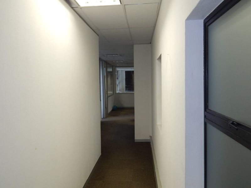 Immediate Availability: A Premium Business Address for the Discerning Professional - Photo 8