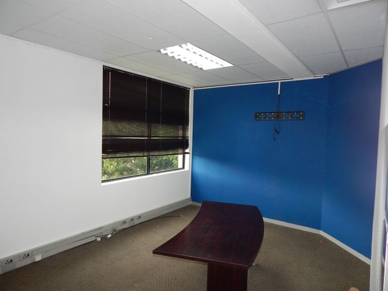 Immediate Availability: A Premium Business Address for the Discerning Professional - Photo 7