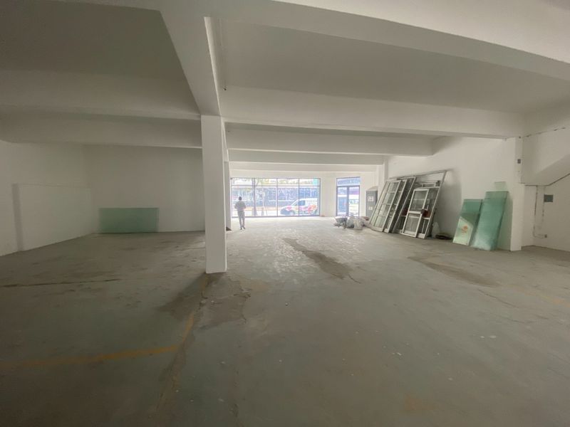 377m2 Commercial Space to Let  - Photo 4