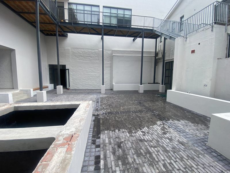 377m2 Commercial Space to Let  - Photo 7