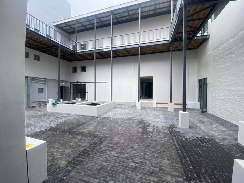 377m2 Commercial Space to Let  - Photo 6