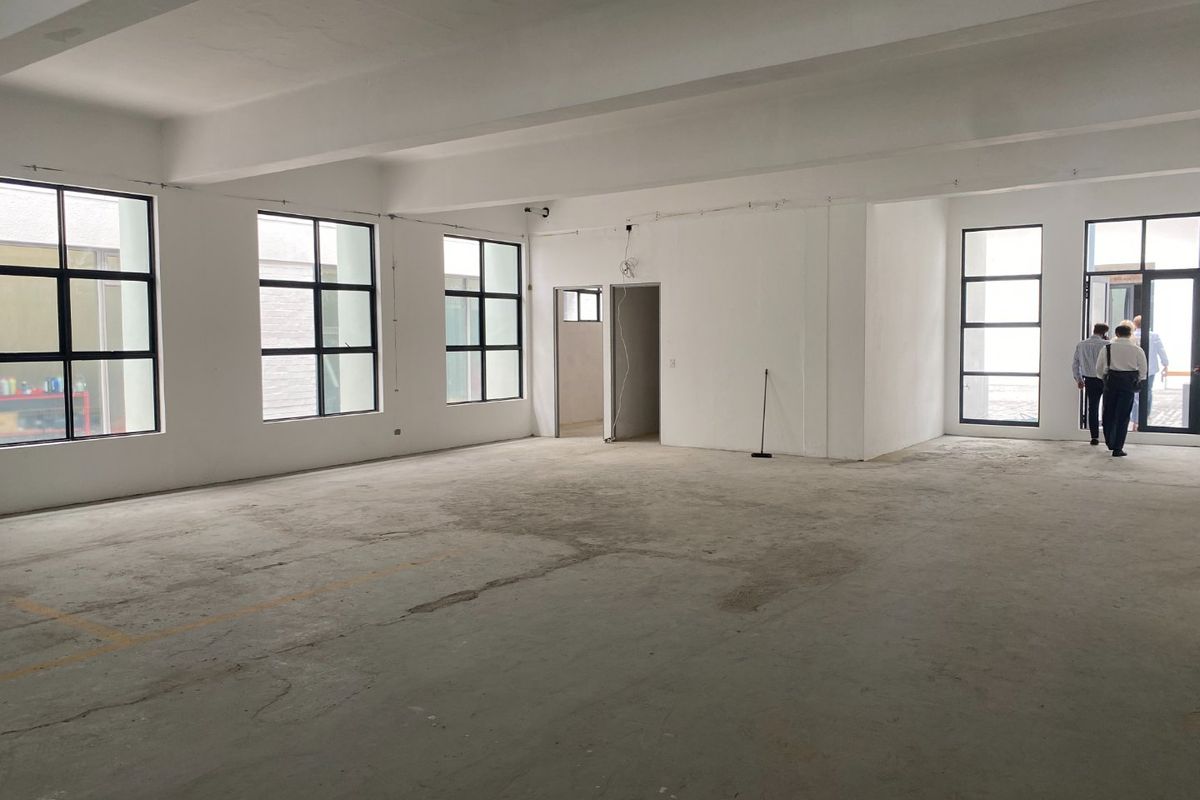 377m2 Commercial Space to Let  - Photo 5