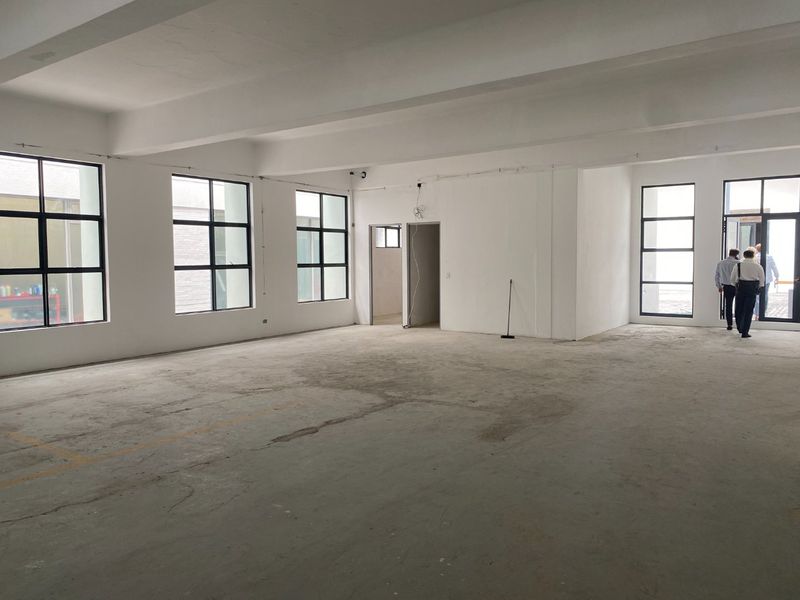 377m2 Commercial Space to Let  - Photo 5
