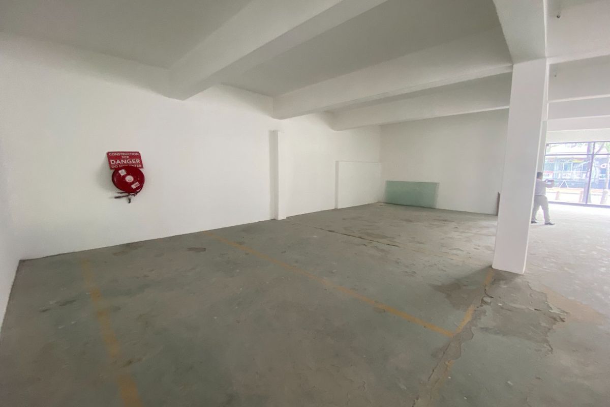 377m2 Commercial Space to Let  - Photo 3