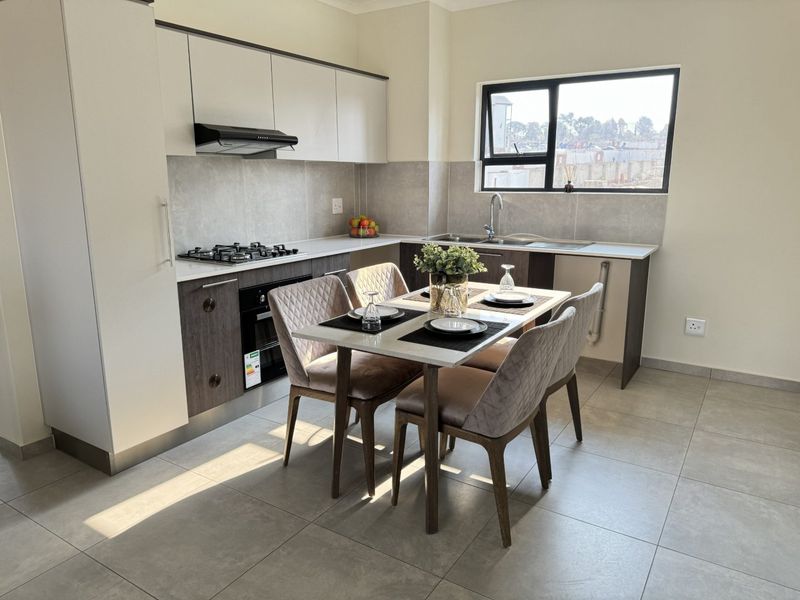 3-Bedroom 2 Bath Apartment for Sale Northriding - Photo 2