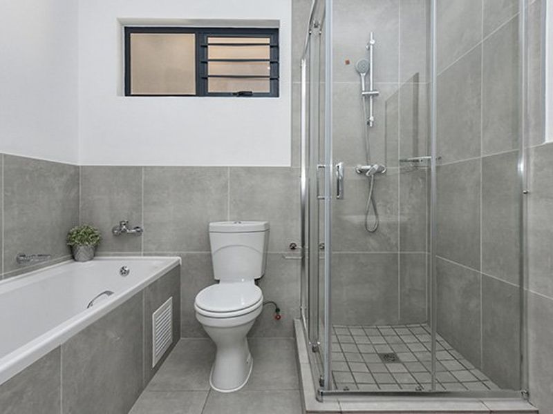 1 BED APARTMENT FOR SALE NORTHRIDING  - Photo 3