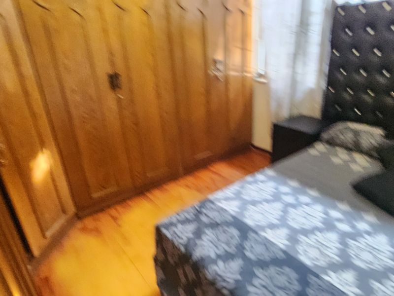 Spacious Family Home with Dual Kitchens – Ideal for Investors - Photo 9