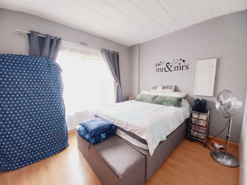 A Neat and Secure 2-Bedroom Unit Offering Comfortable, Low-Maintenance Living in a Well-Managed Complex - Photo 7