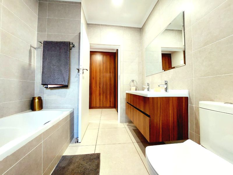 3-bedroom, 2.5-bathroom House for sale Sunninghill  - Photo 6