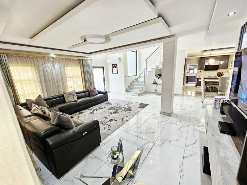 A Beautiful 4 bedroom 3 bathroom house for sale in Monavoni - Photo 9